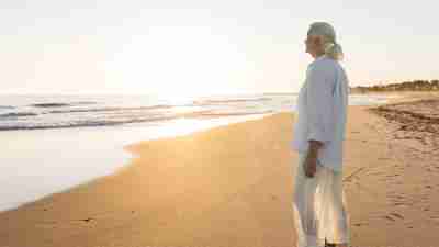 A lady trying to deal with loneliness as an older adult with ADHD. Finding an environment that plans activities, create daily habits to interact with others, and a neurodivergent community.